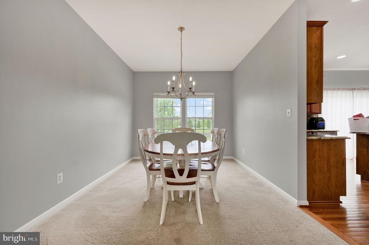 33 Brielle Way - Photo 4 of 23