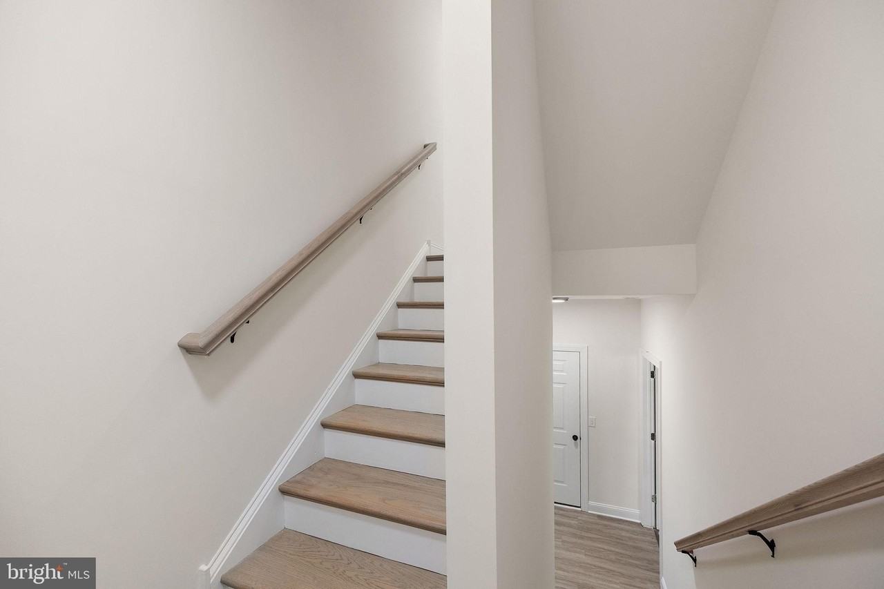 710 Pony Ln - Photo 2 of 23