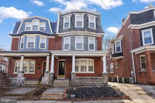 1522 W 7th St #1 - Photo 1 of 1