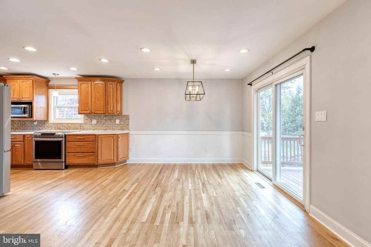 617 Oak Ln - Photo 6 of 29