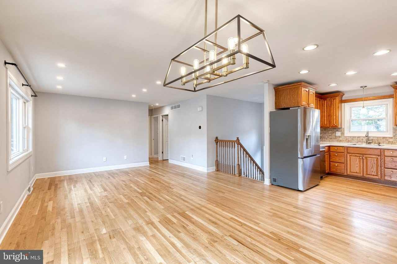 617 Oak Ln - Photo 7 of 29