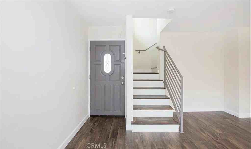 242 W Linden Ave - Photo 2 of 14