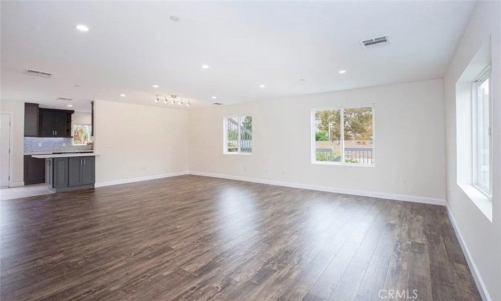 242 W Linden Ave - Photo 3 of 14