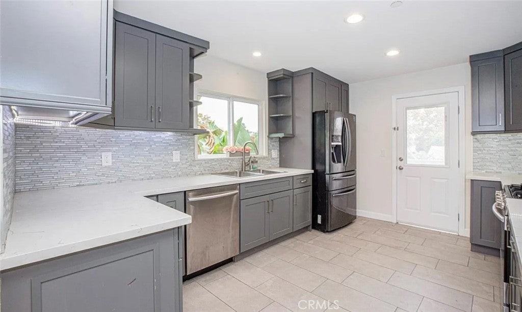 242 W Linden Ave - Photo 5 of 14