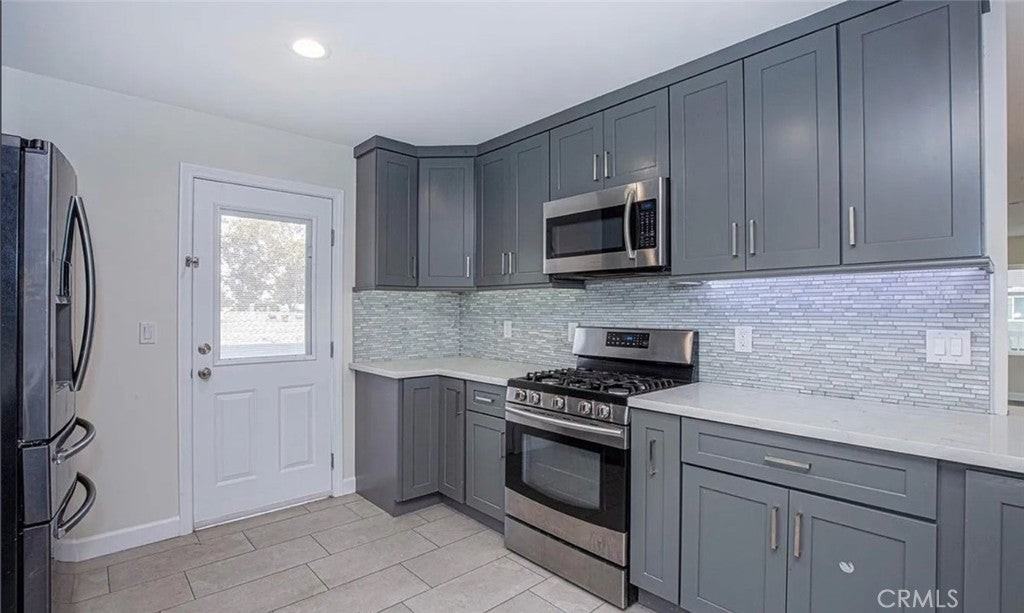 242 W Linden Ave - Photo 6 of 14