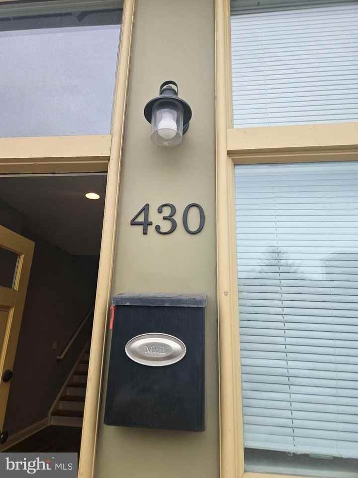 430 S Bond St - Photo 2 of 21