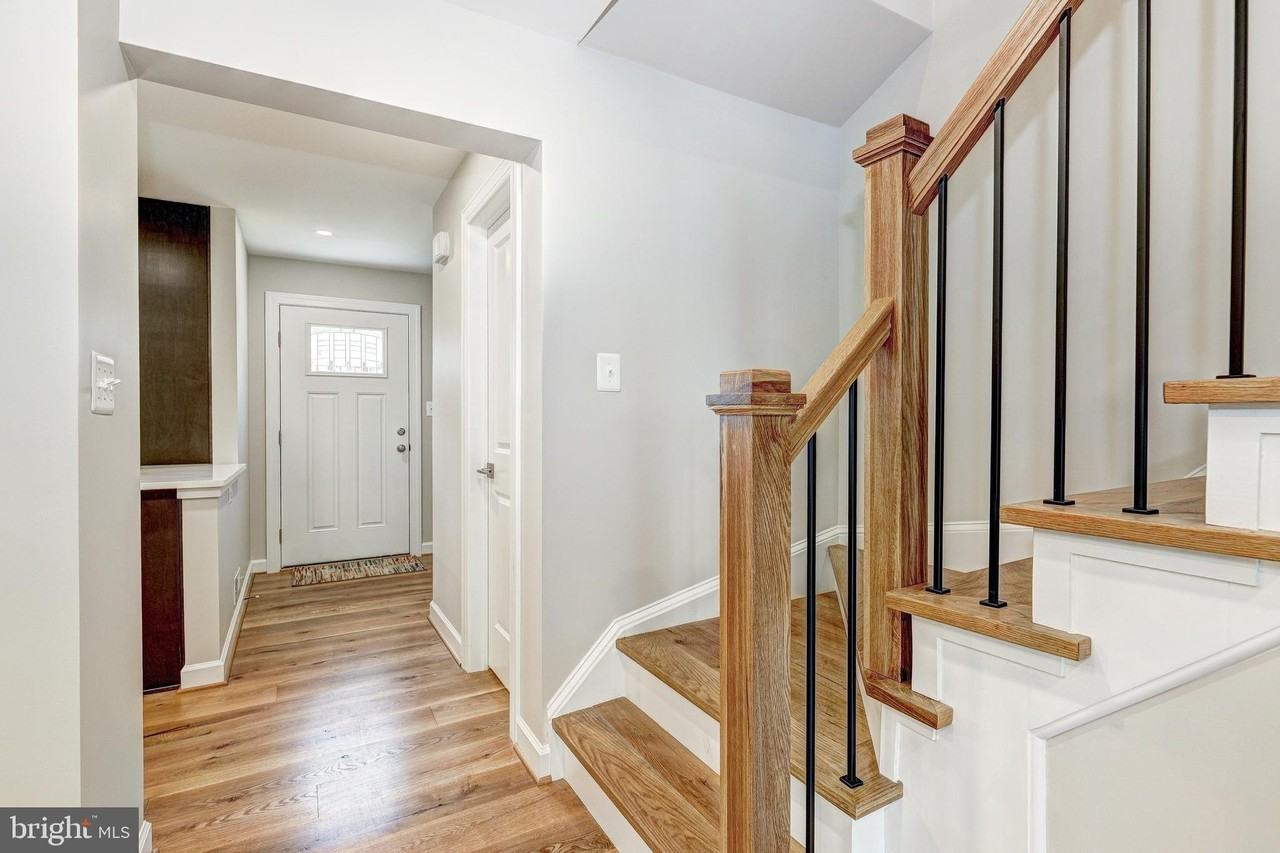 15 Ballyhaunis Ct - Photo 5 of 50