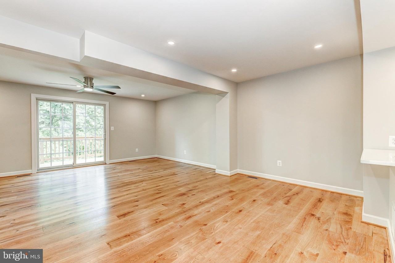 15 Ballyhaunis Ct - Photo 6 of 50