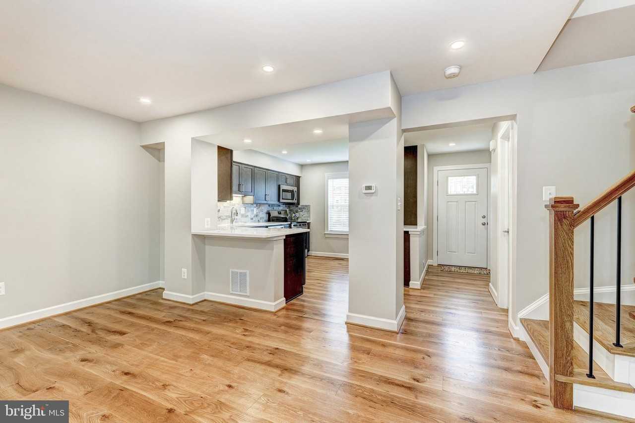 15 Ballyhaunis Ct - Photo 7 of 50