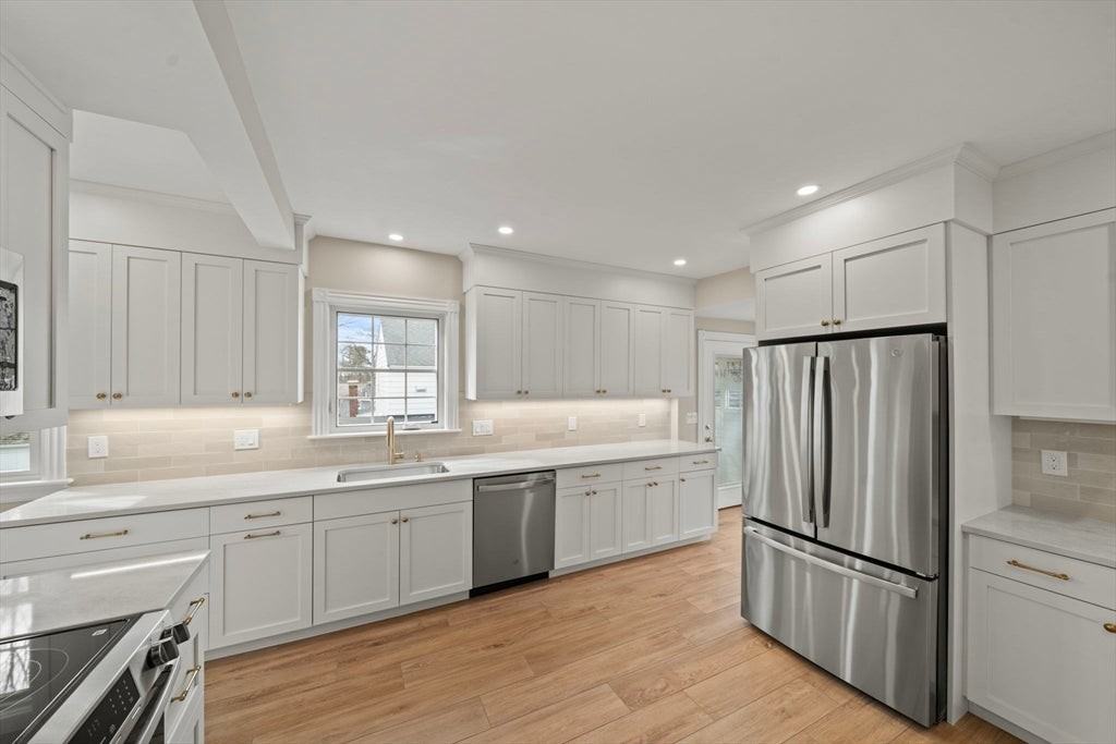 60 Powder House Rd - Photo 2 of 27