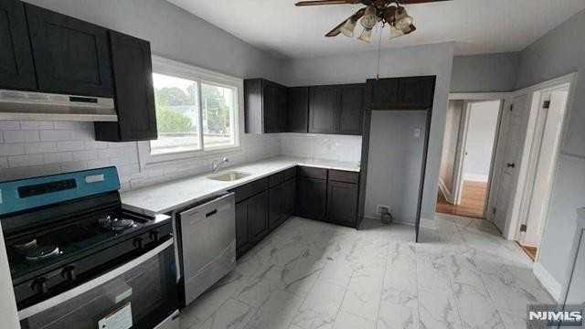 99 Carlton Avenue - Photo 3 of 10