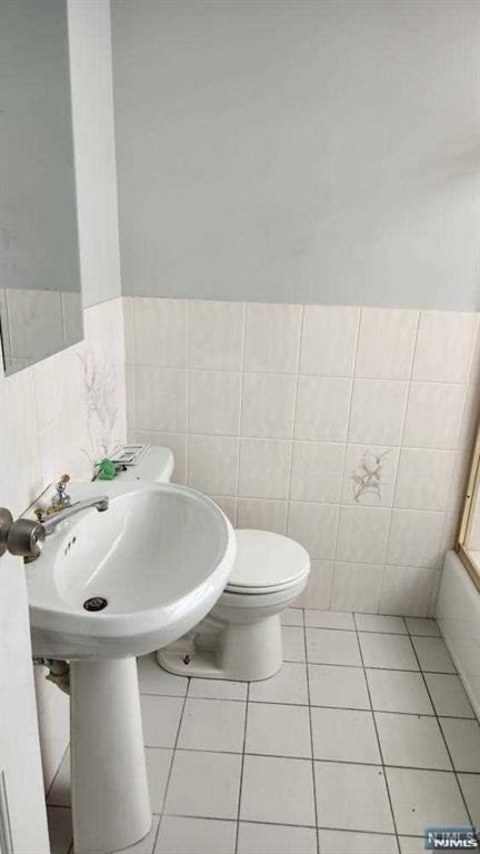 99 Carlton Avenue - Photo 7 of 10