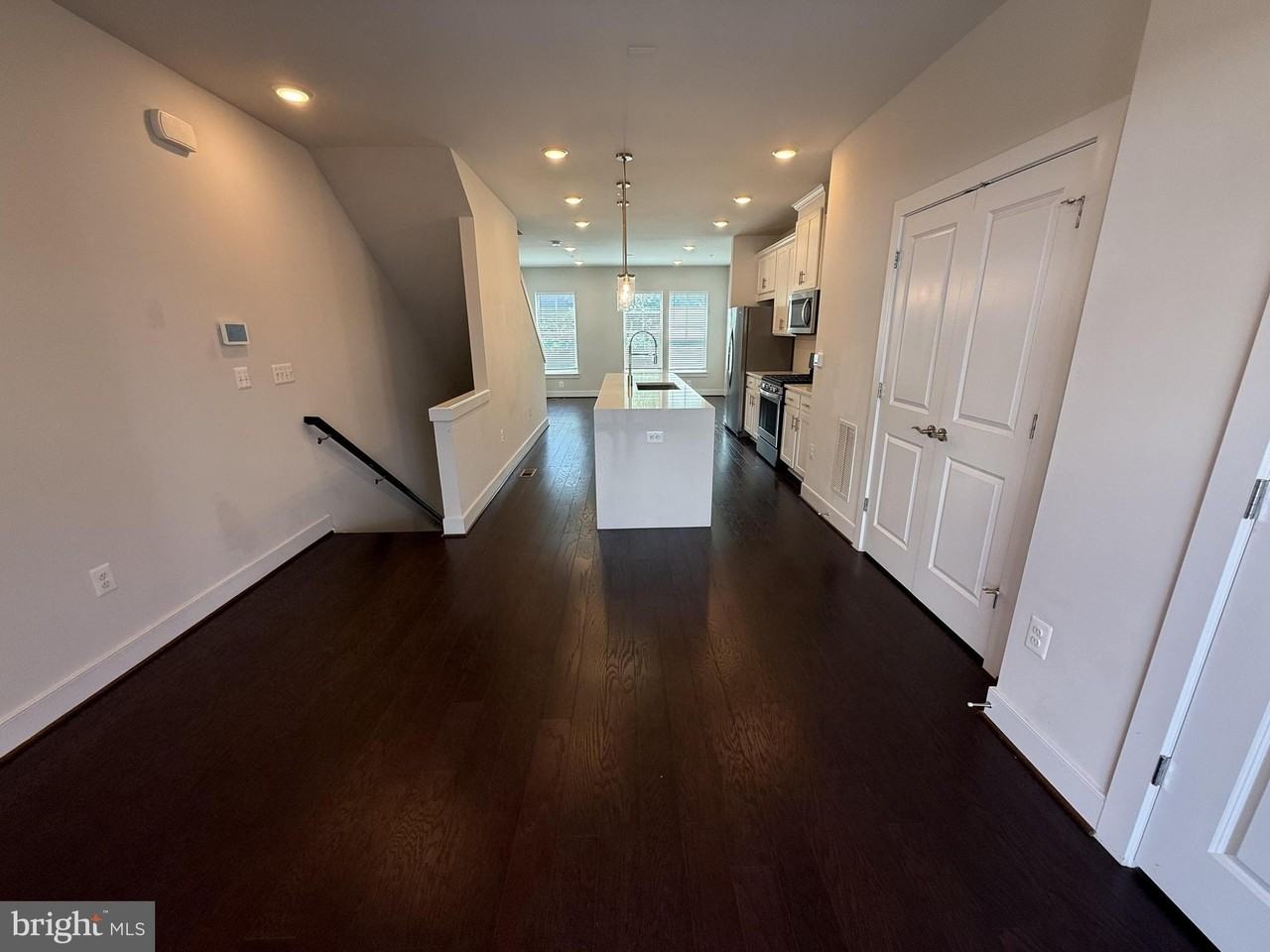 115 Dickenson Dr - Photo 5 of 20