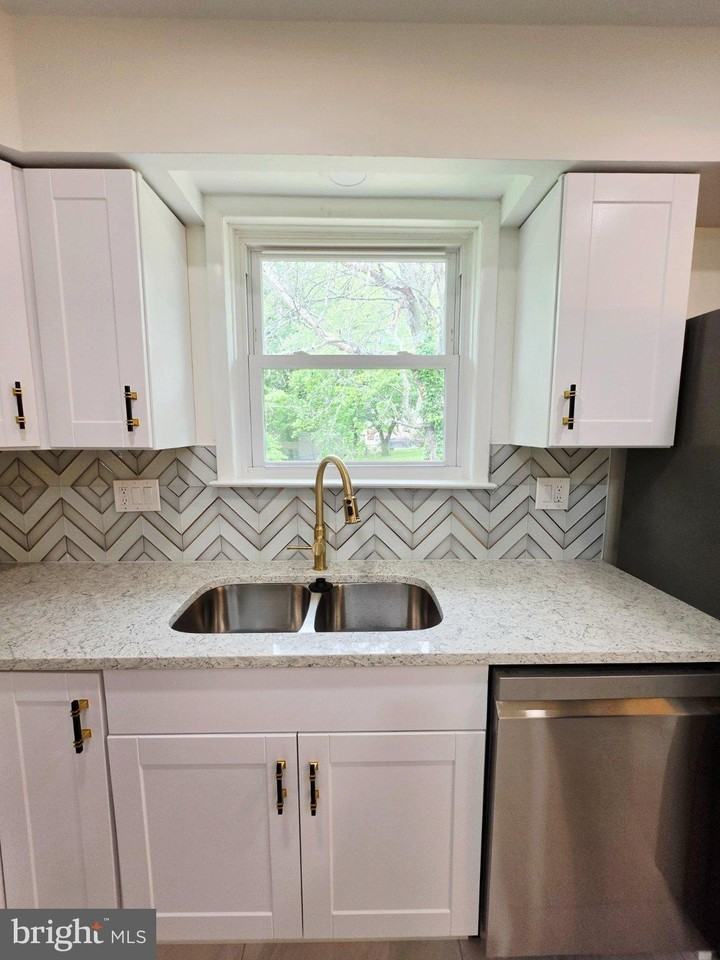 12907 Marcia Pl - Photo 4 of 28