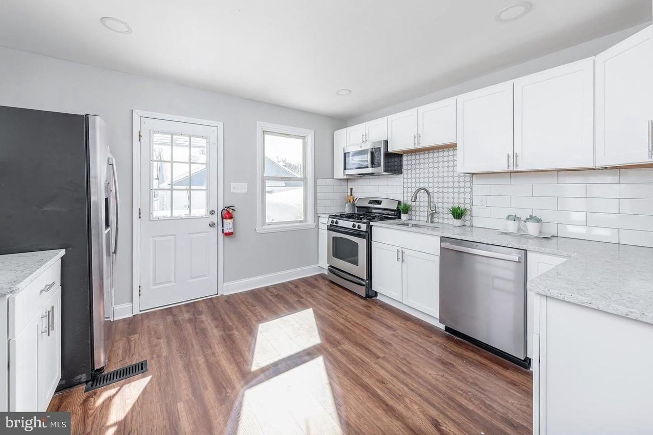 534 Blanchard Ave - Photo 3 of 19