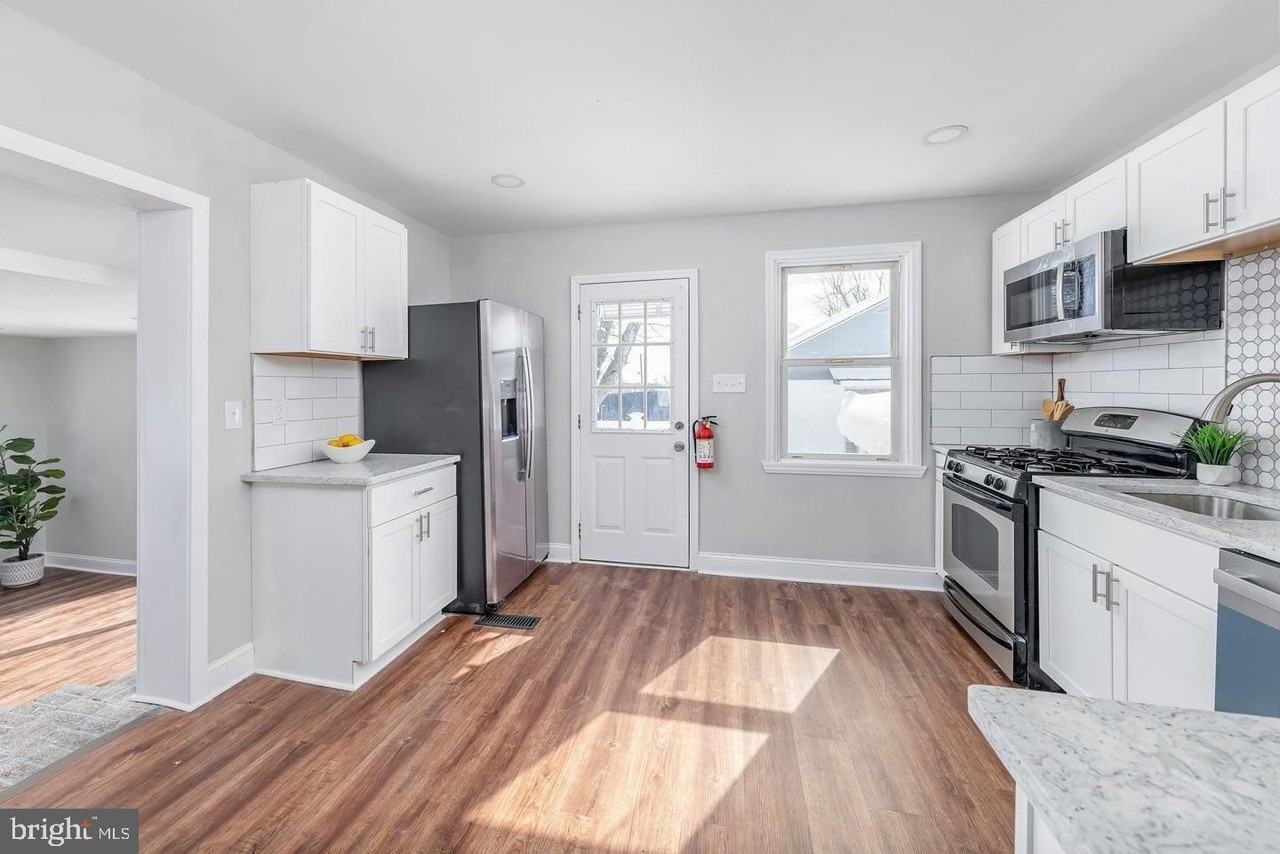 534 Blanchard Ave - Photo 4 of 19