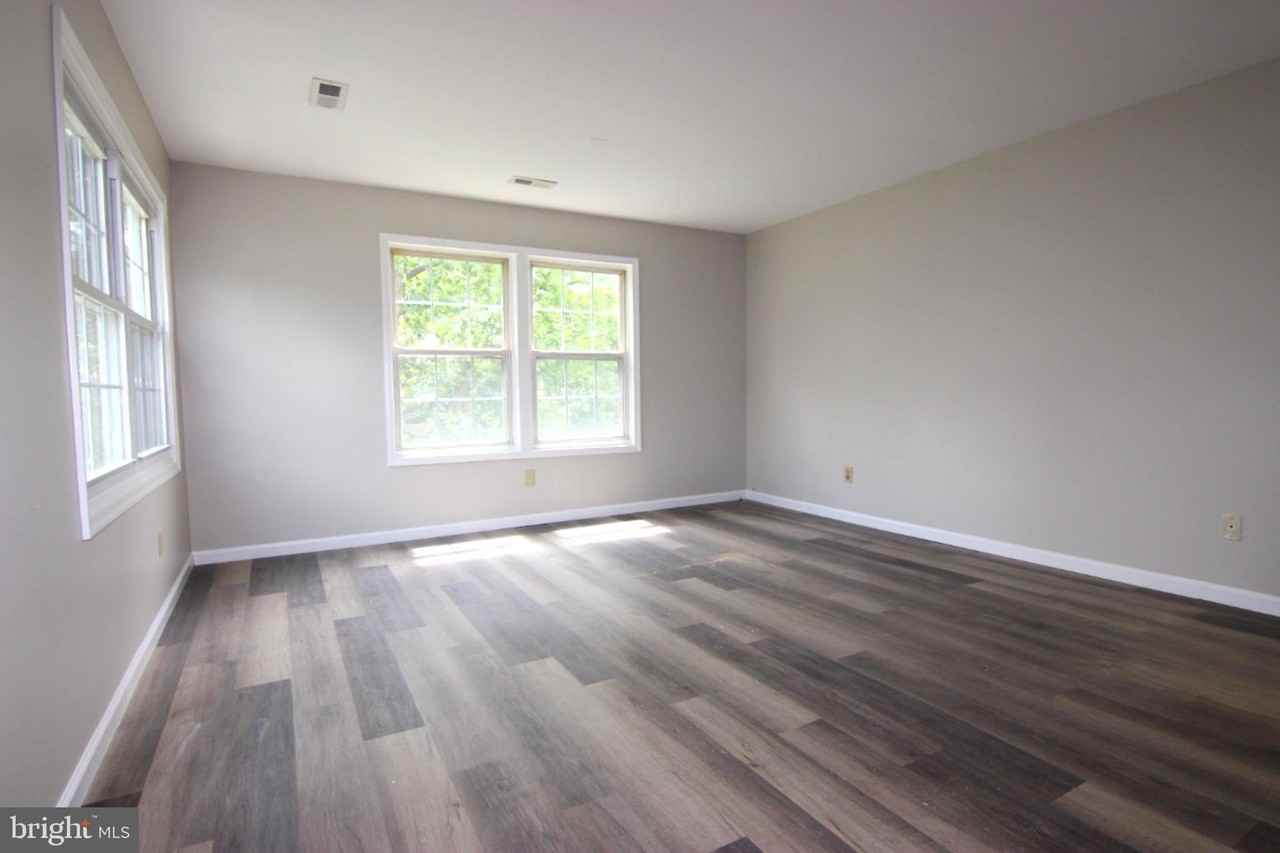 228 Spring House Ln - Photo 6 of 15