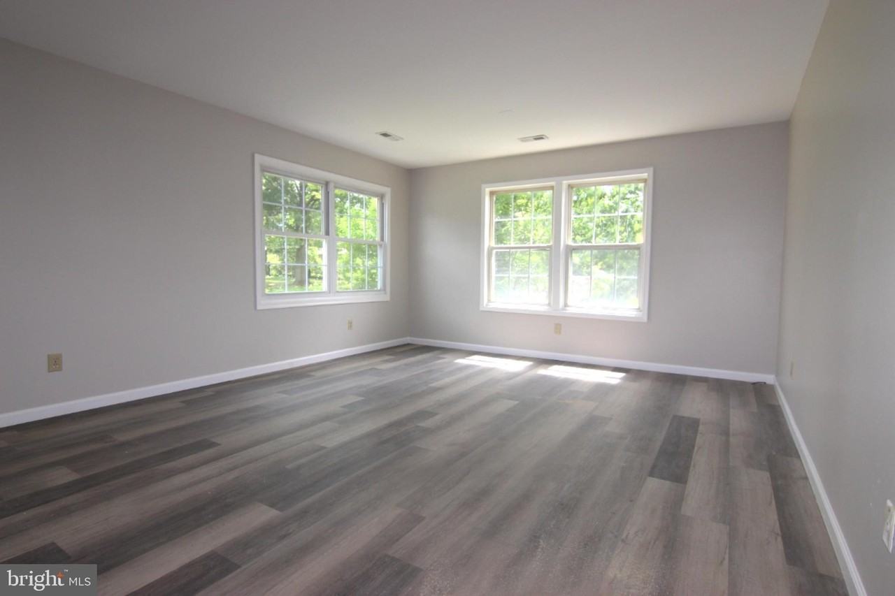 228 Spring House Ln - Photo 7 of 15