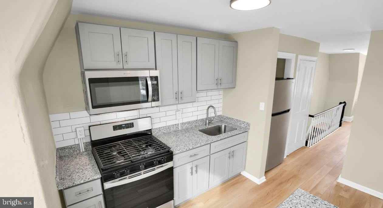 413 Gay St #4 - Photo 3 of 10