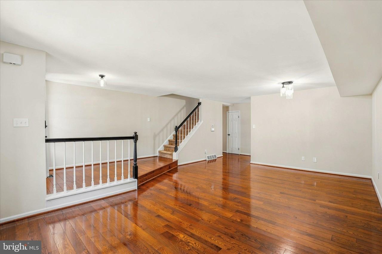 706 Andover Ct - Photo 5 of 35