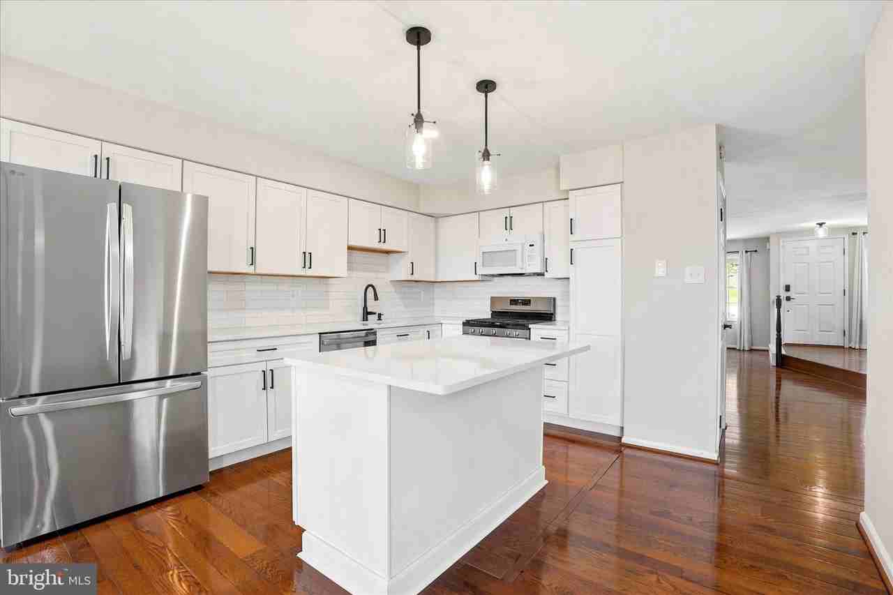 706 Andover Ct - Photo 6 of 35