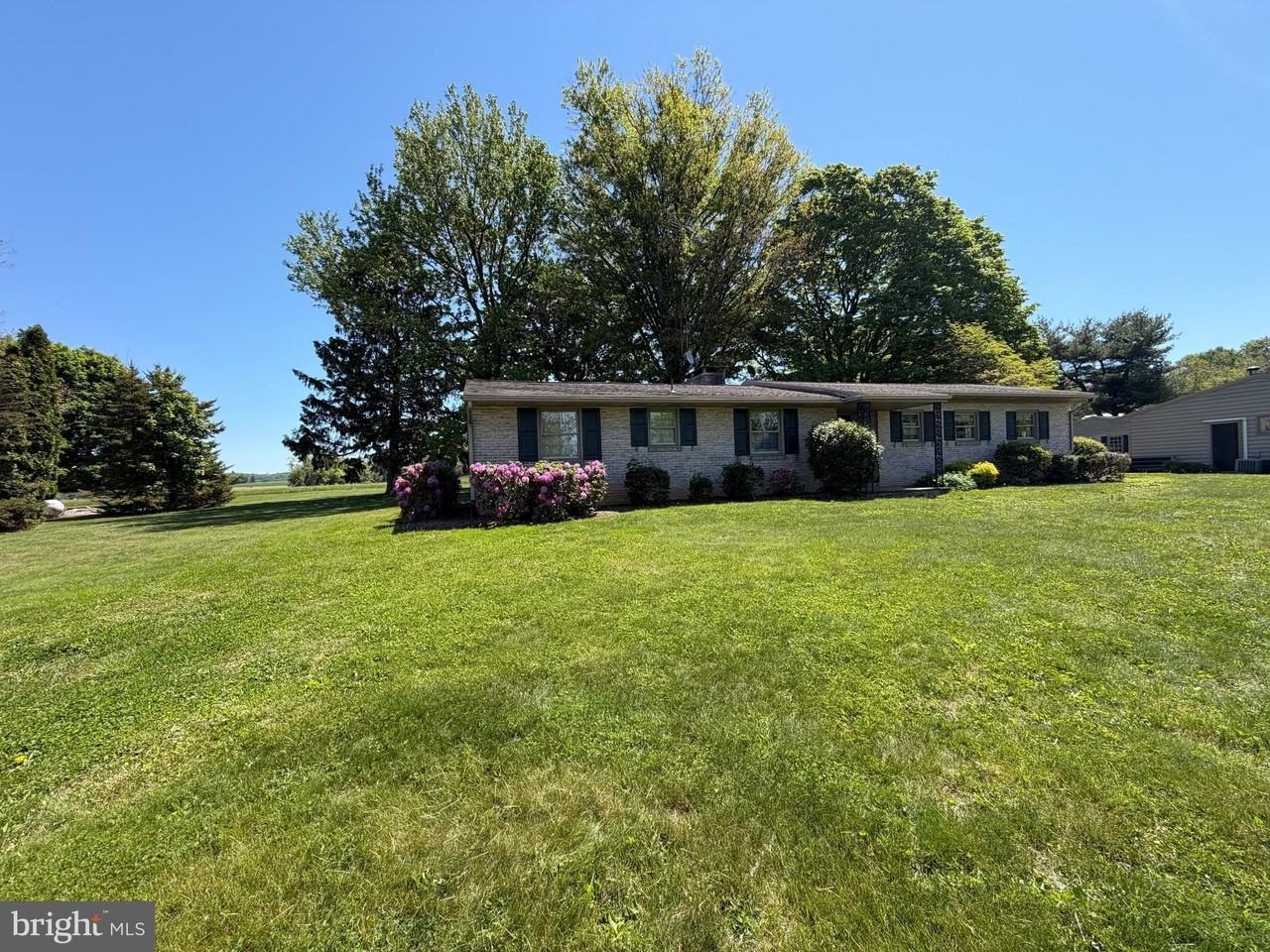 2381 Beaver Valley Pike - Photo 2 of 28