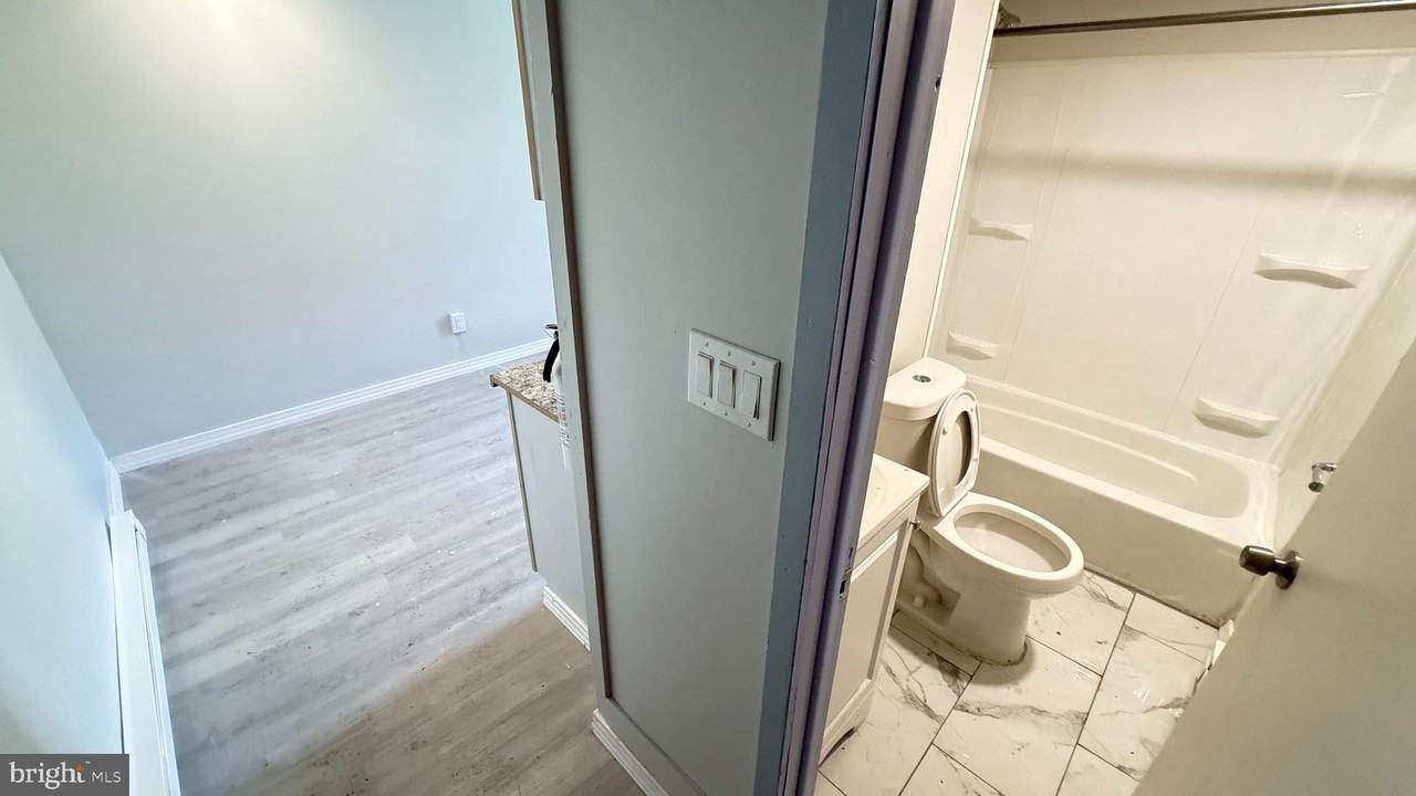 619 W State St #4 - Photo 4 of 7