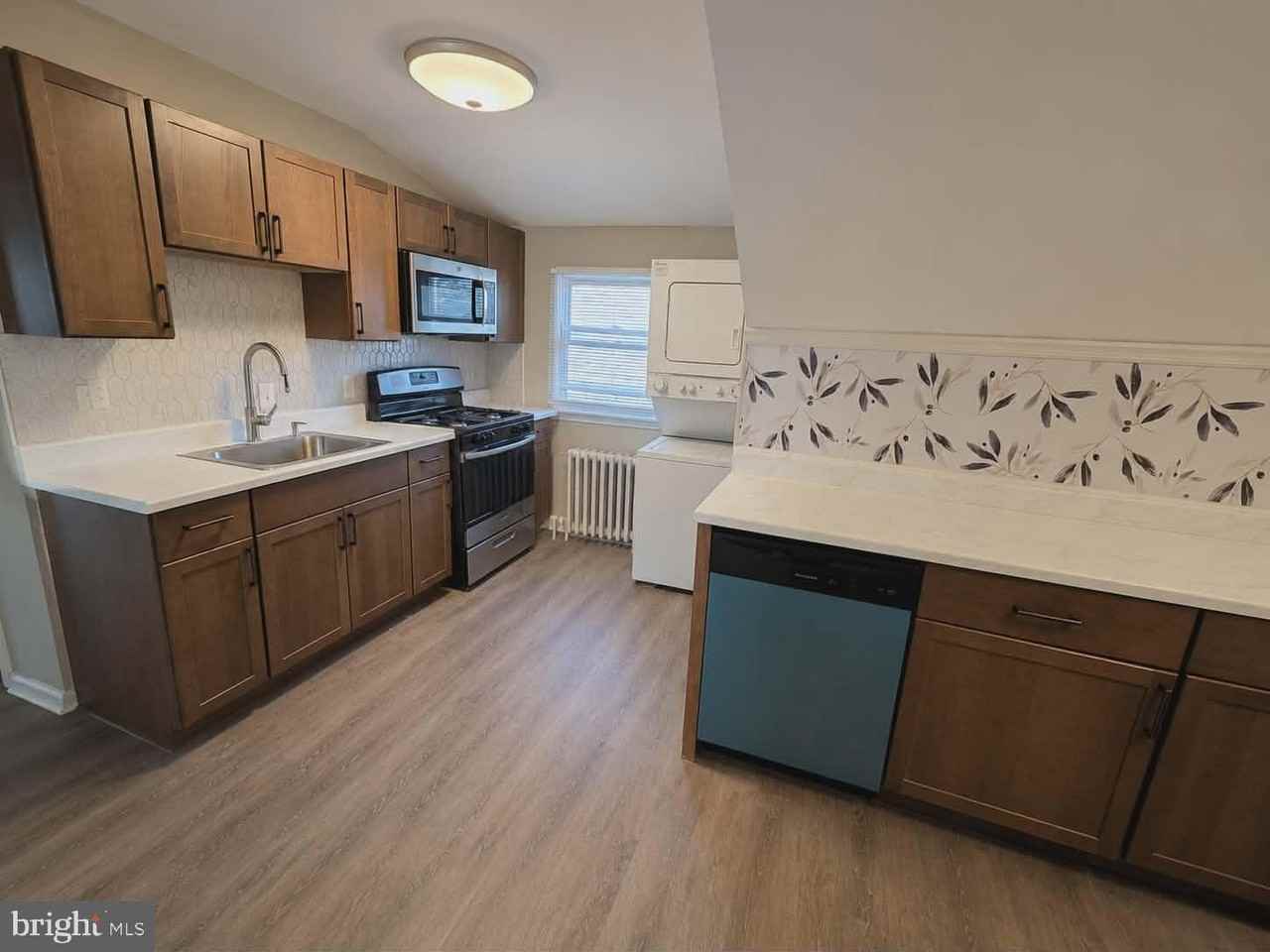 530 San Diego Ave #B - Photo 2 of 18