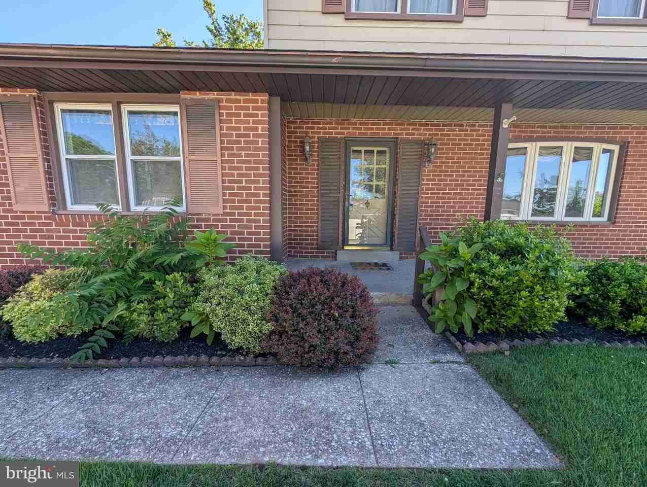 14 Westwood Cir - Photo 3 of 26