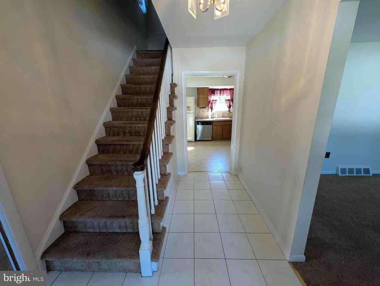 14 Westwood Cir - Photo 5 of 26