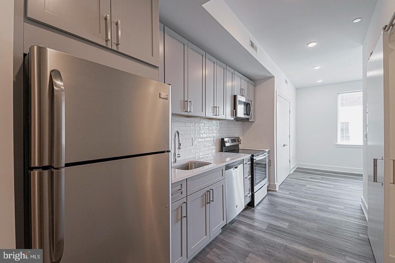 1245 Ridge Ave #103