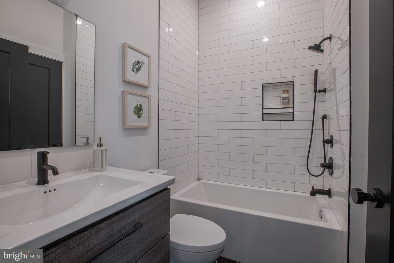 2940 W Thompson St #307 - Photo 7 of 27