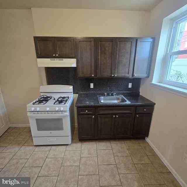 2836 Agate St - Photo 2 of 6