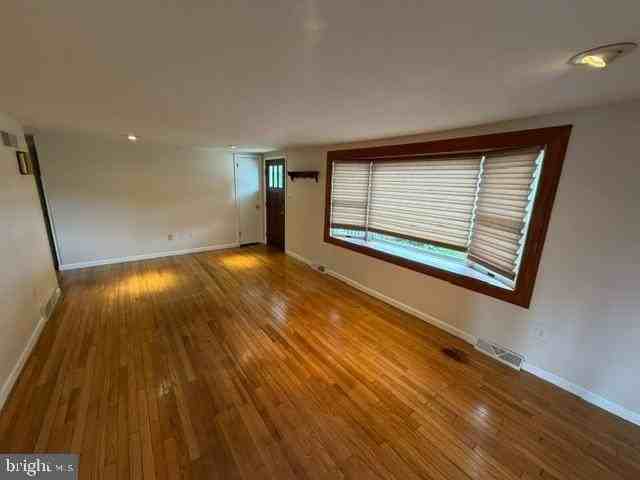 24 Malvern Dr - Photo 4 of 13