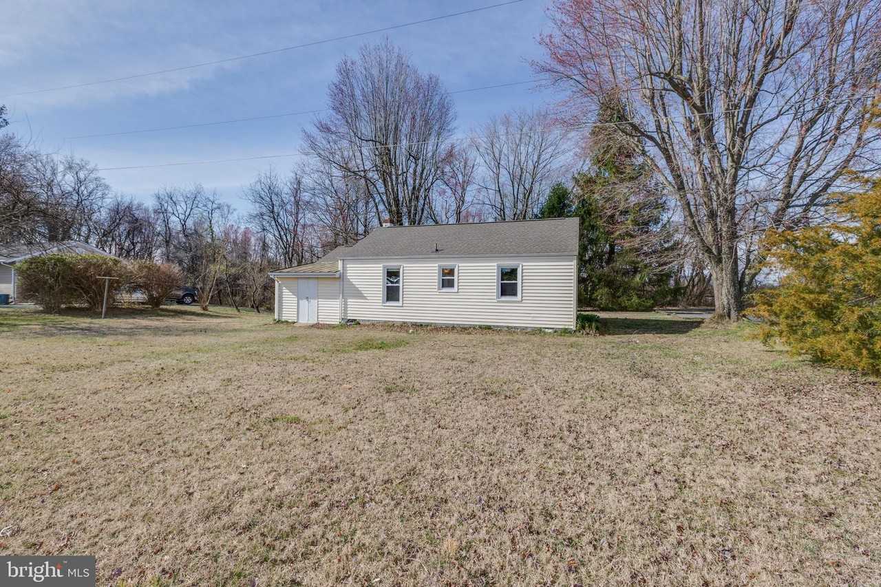 4297 Lunceford Ln - Photo 6 of 30