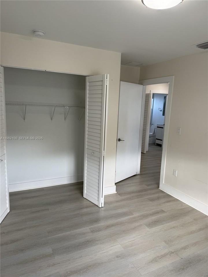 10384 Sw 173rd St - Photo 5 of 8