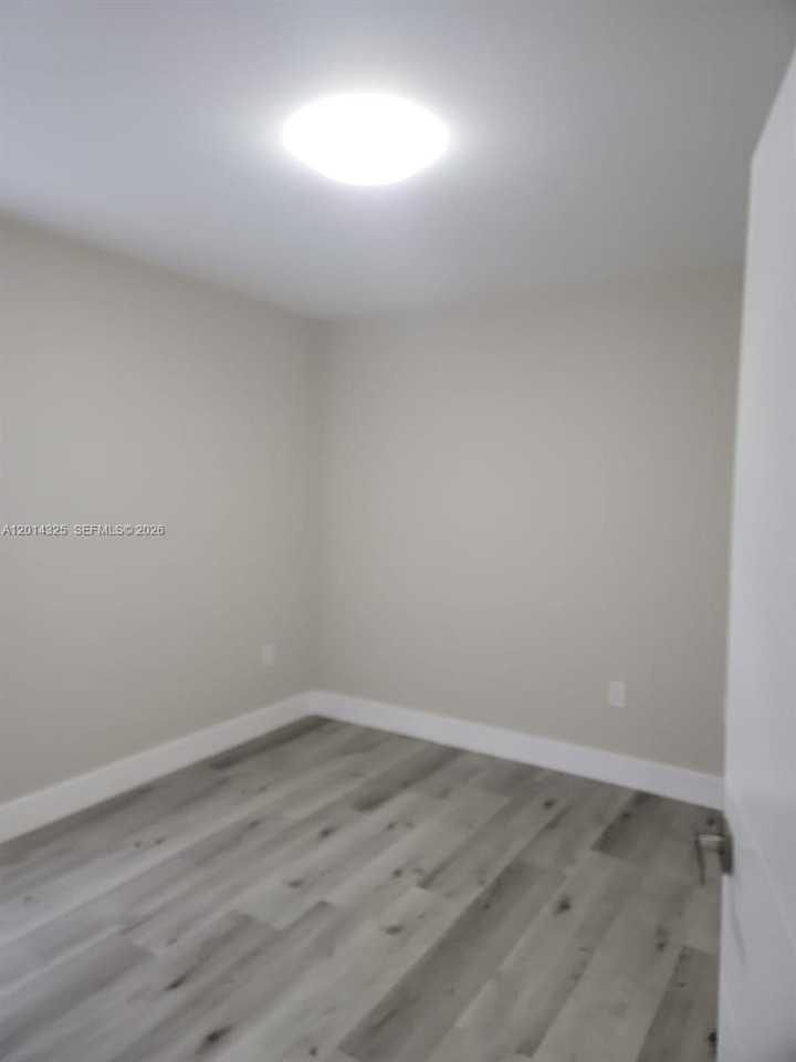 12132 Sw 218th St - Photo 4 of 8