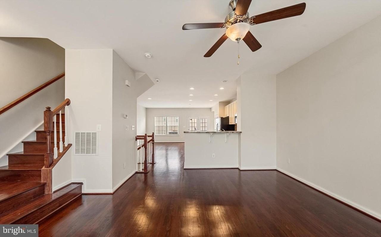 106 Argyle Ct - Photo 2 of 16