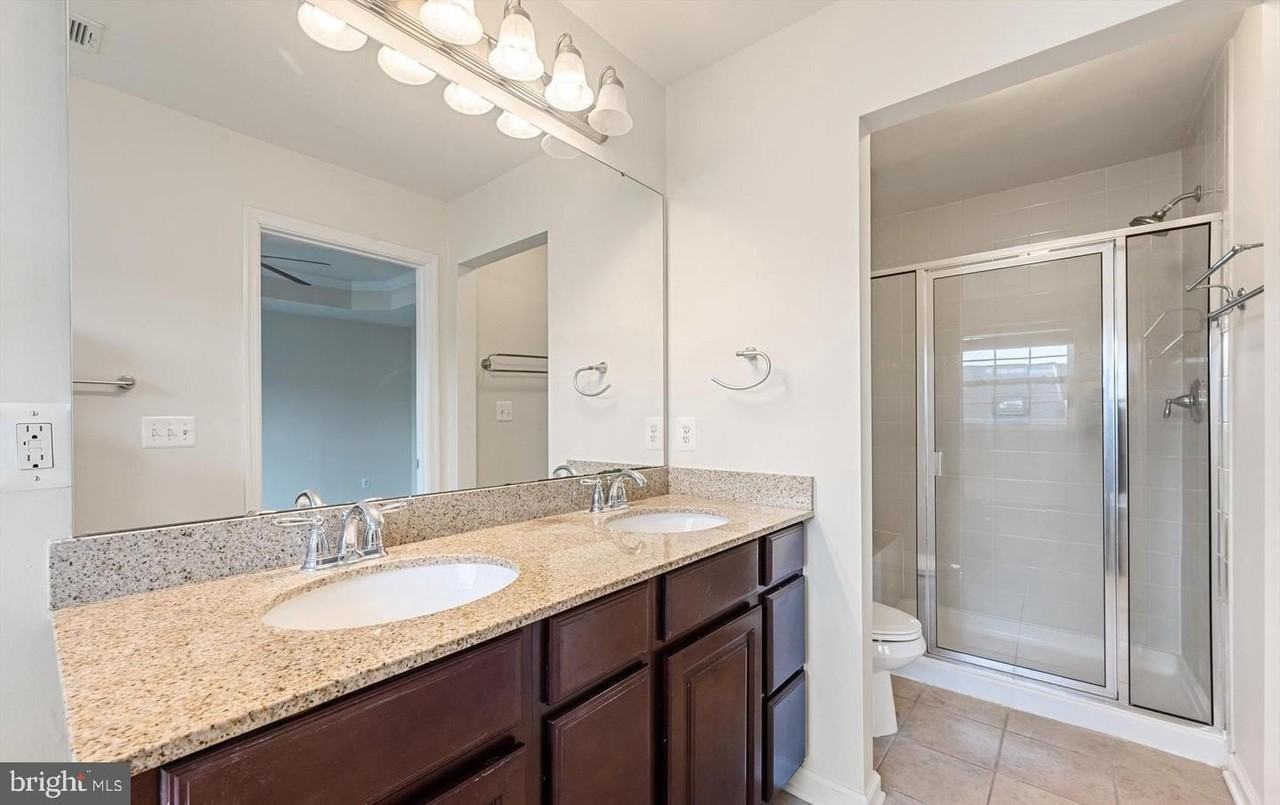 106 Argyle Ct - Photo 3 of 16