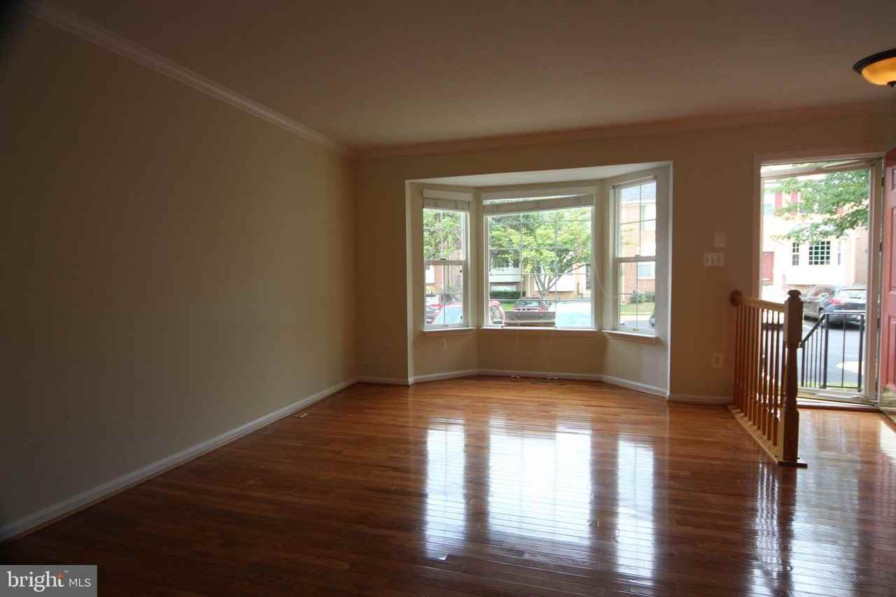 7491 Digby Grn - Photo 2 of 28