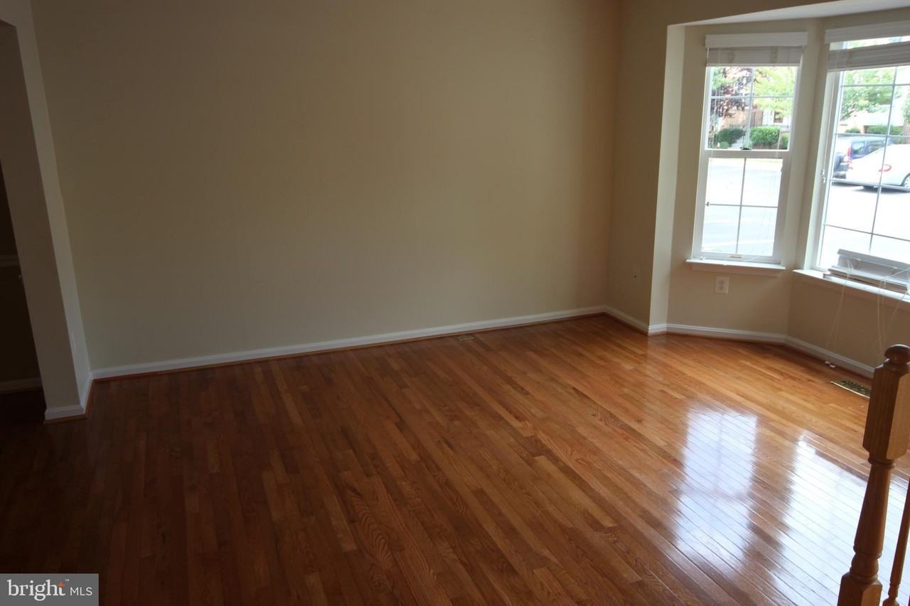 7491 Digby Grn - Photo 3 of 28