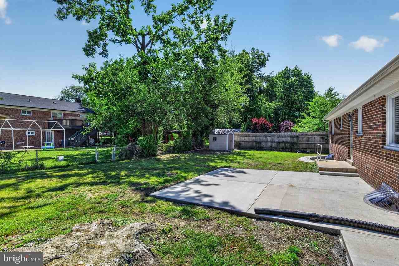 7216 Carol Ln - Photo 6 of 32