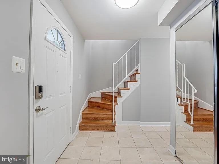 2221 Senseney Ln - Photo 2 of 33