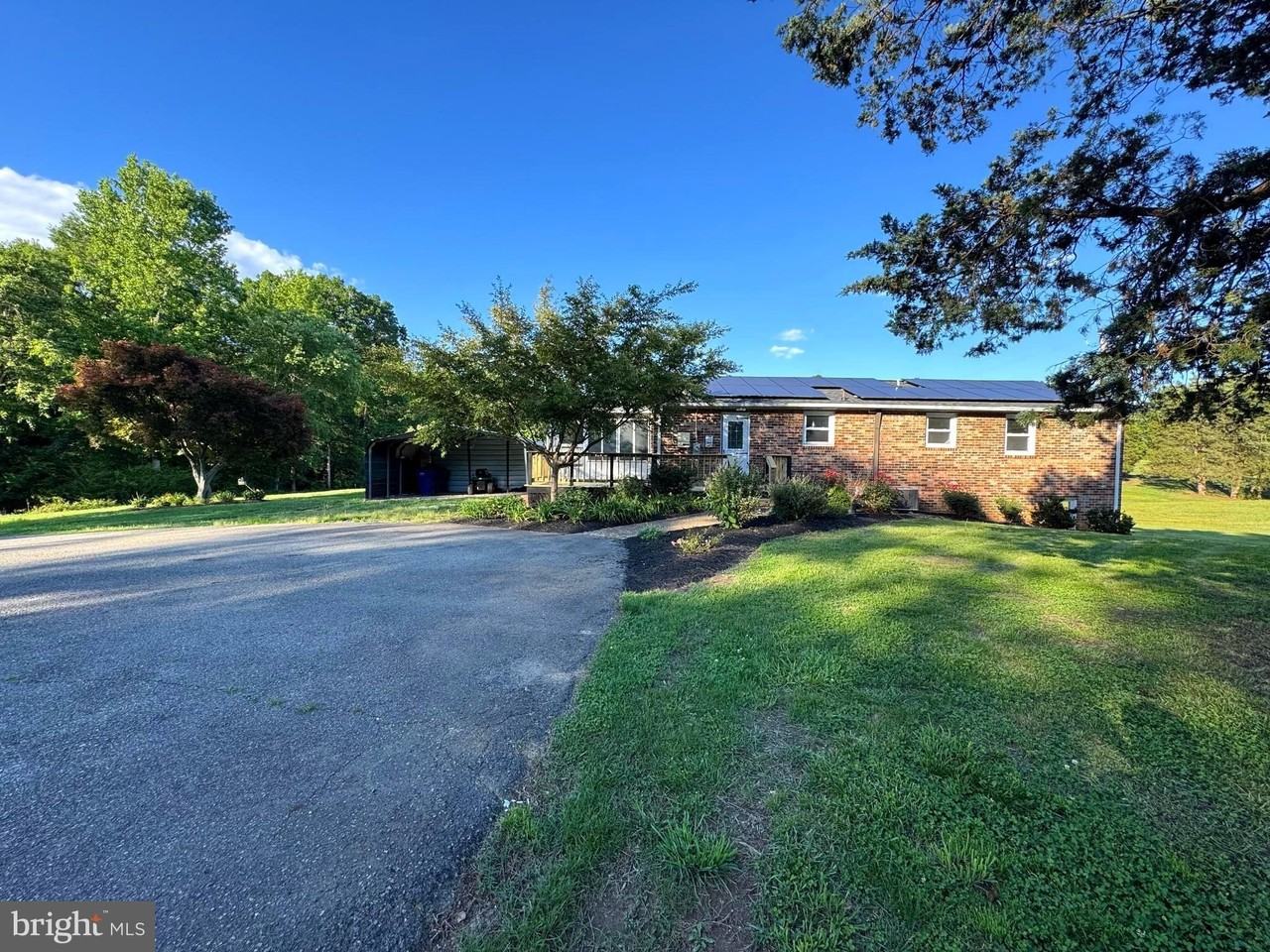 3925 Senior Ln - Photo 4 of 20