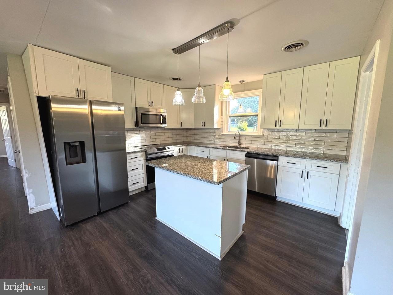 3925 Senior Ln - Photo 6 of 20