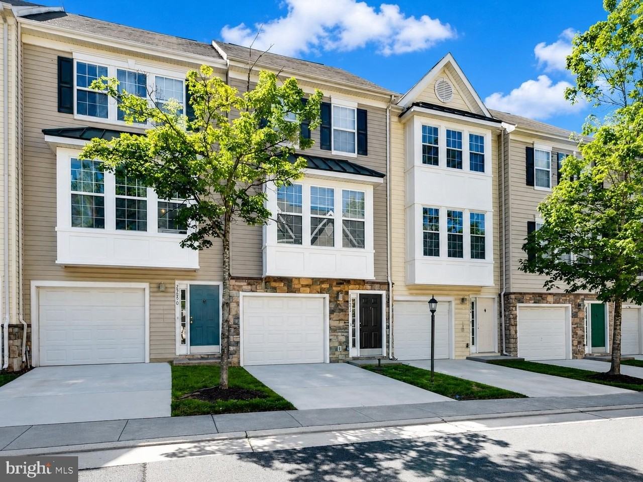 23092 Fontwell Sq