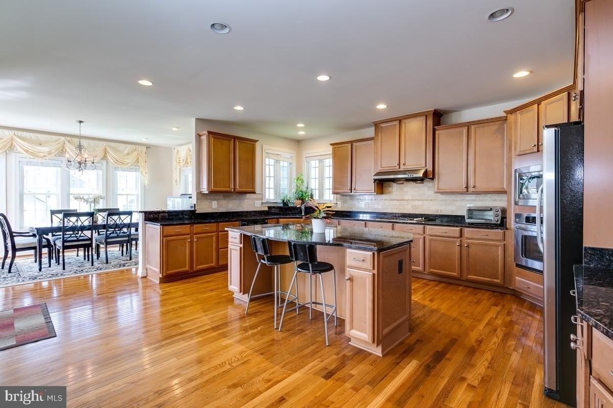 42463 Pine Forest Dr - Photo 3 of 37