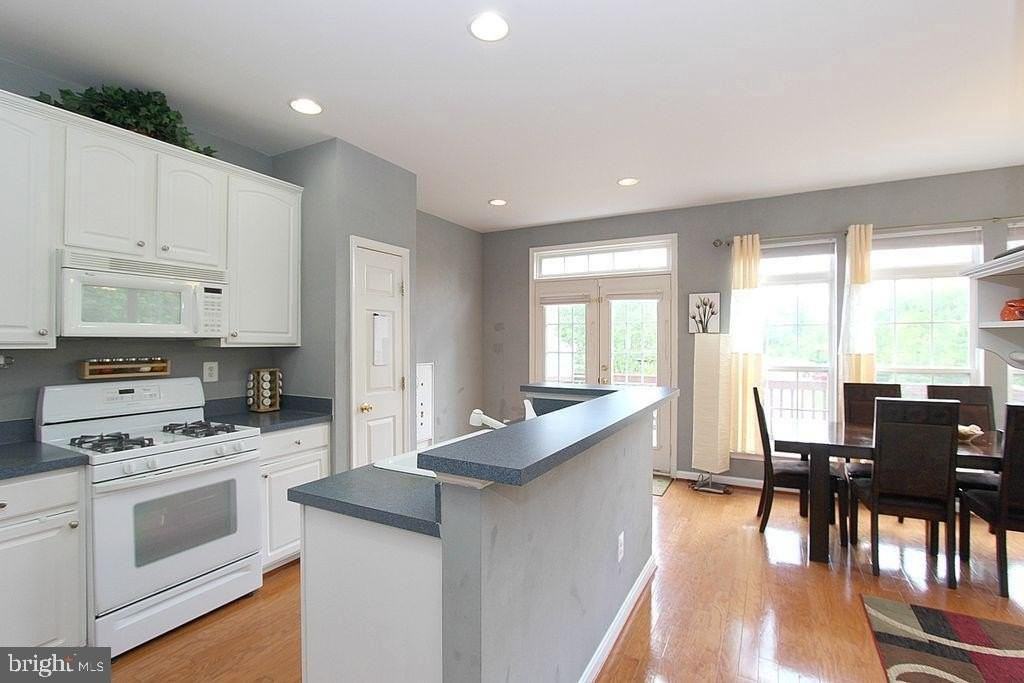 44269 Cornish Ln - Photo 5 of 15