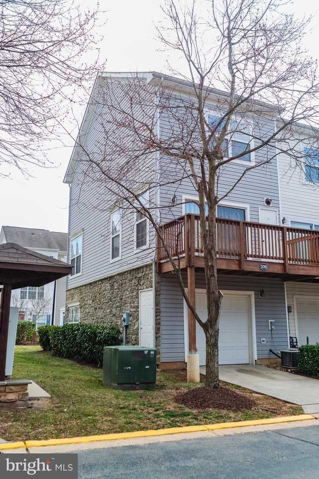 21785 Jarvis Sq - Photo 7 of 38
