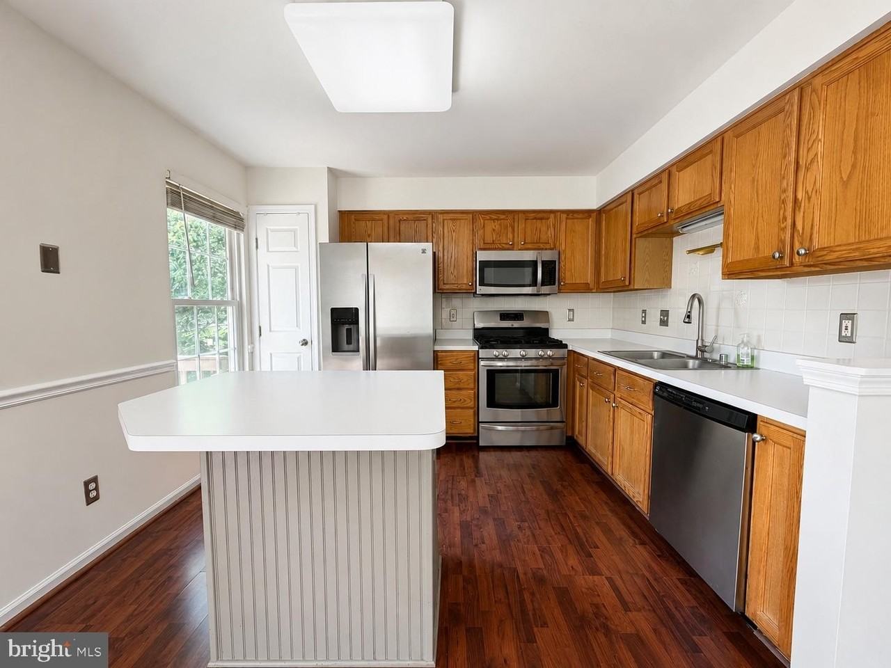 8268 Vermont Pl - Photo 6 of 29